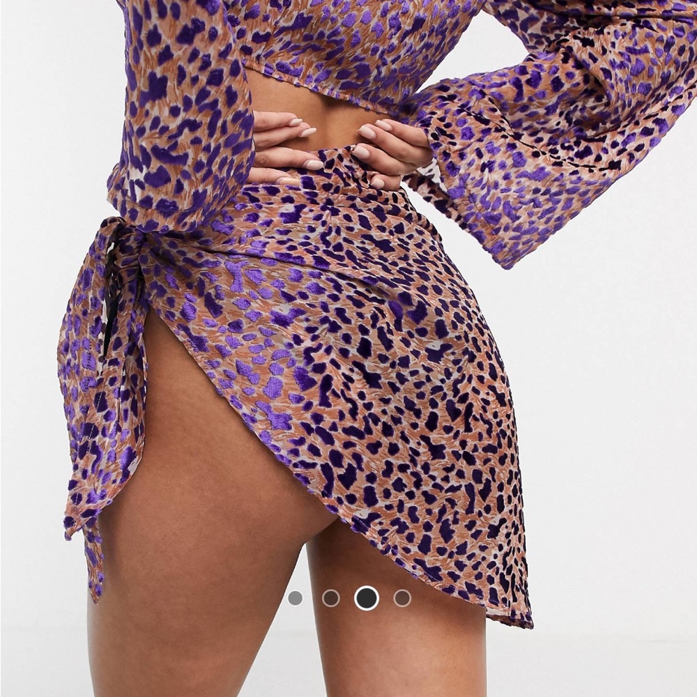 Asos design tie waist leopard print sarong in purple burnout - Picture 3 of 5